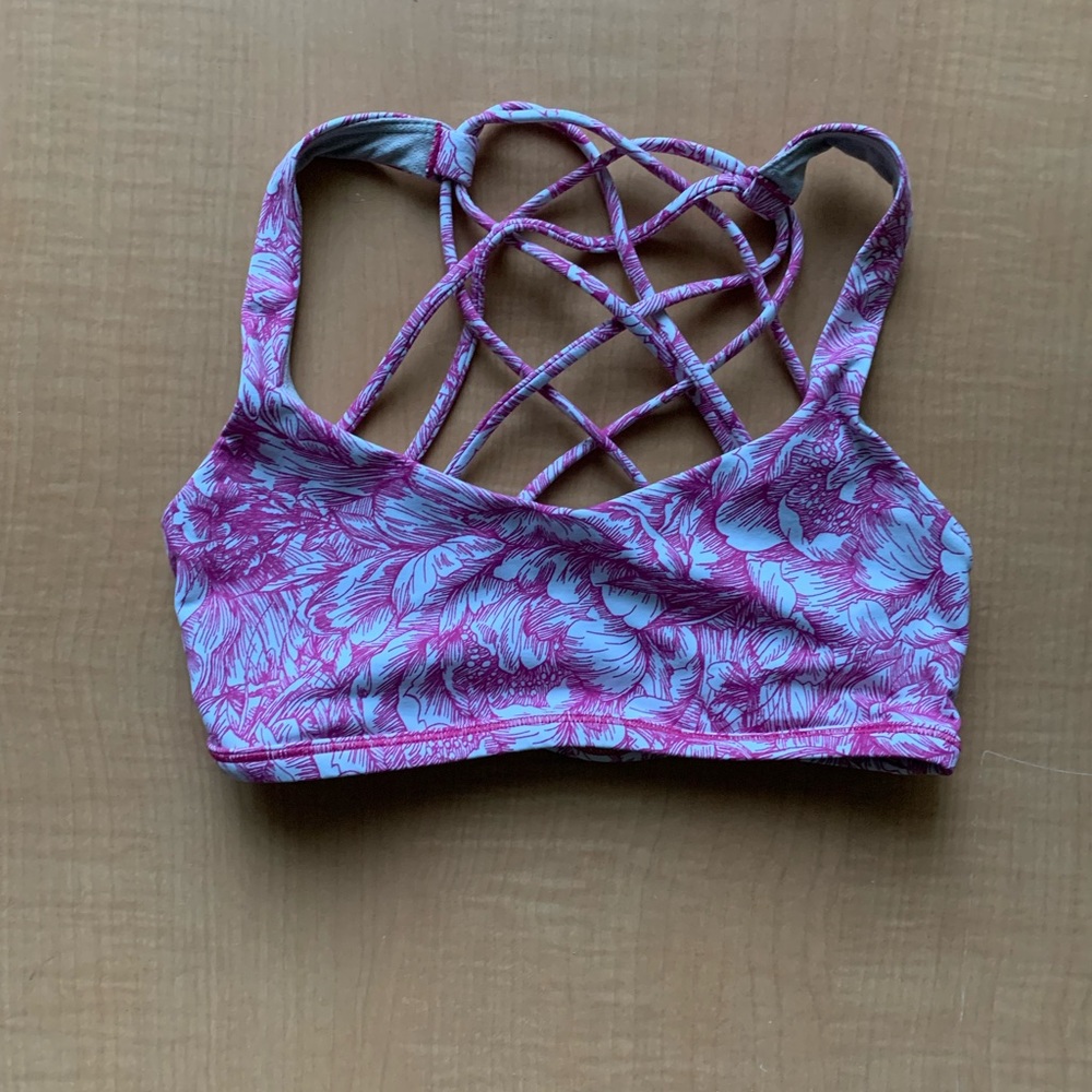 Lululemon sports bra
